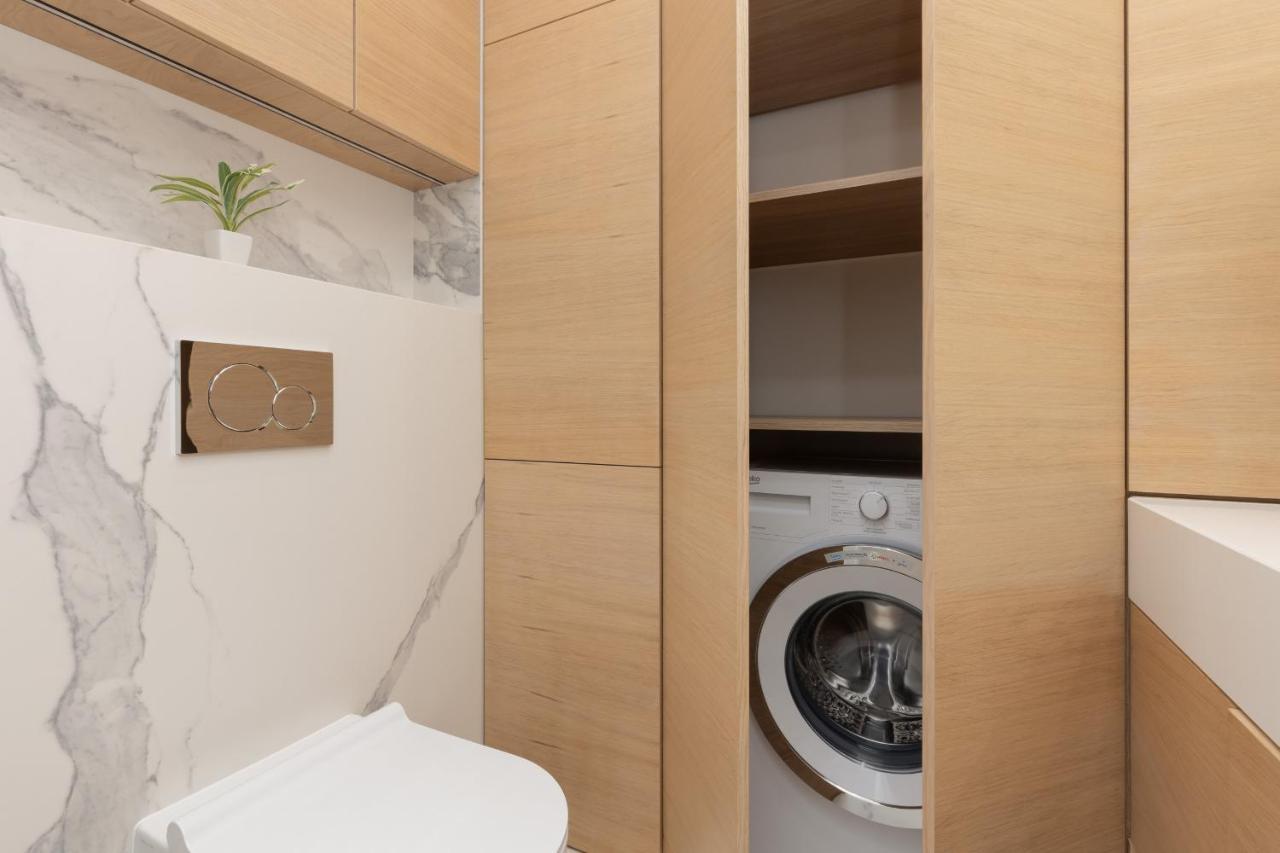 Deluxe Apartment Wronia 45 With Ac, Parking & Balcony By Renters Prestige Варшава Экстерьер фото